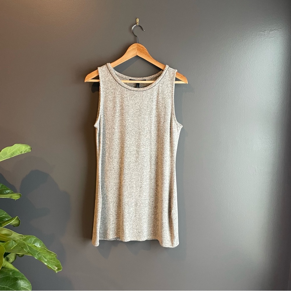 White House Black Marker Chain Embellished Sleeveless Tank Top Tunic
